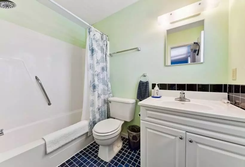 Fernandina Beach Vacation Rental: Steps To Beach!