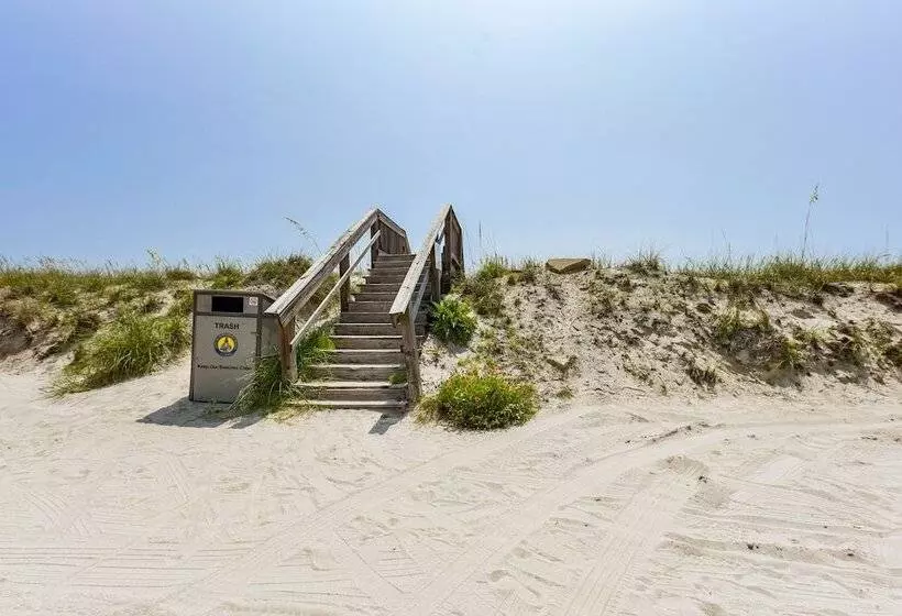 Fernandina Beach Vacation Rental: Steps To Beach!