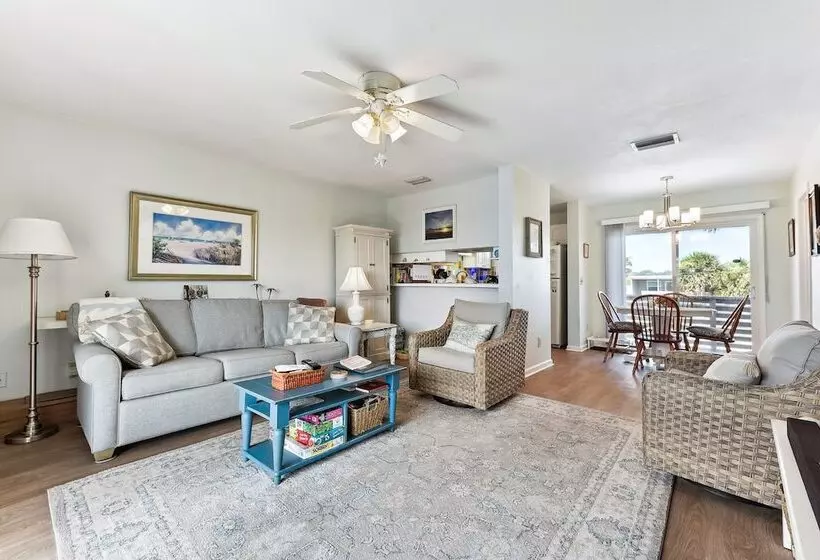 Fernandina Beach Vacation Rental: Steps To Beach!