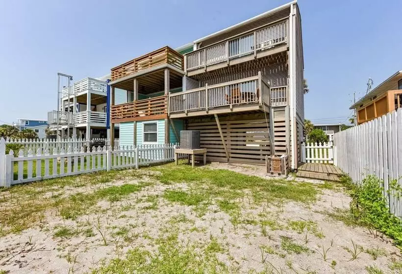 Fernandina Beach Vacation Rental: Steps To Beach!