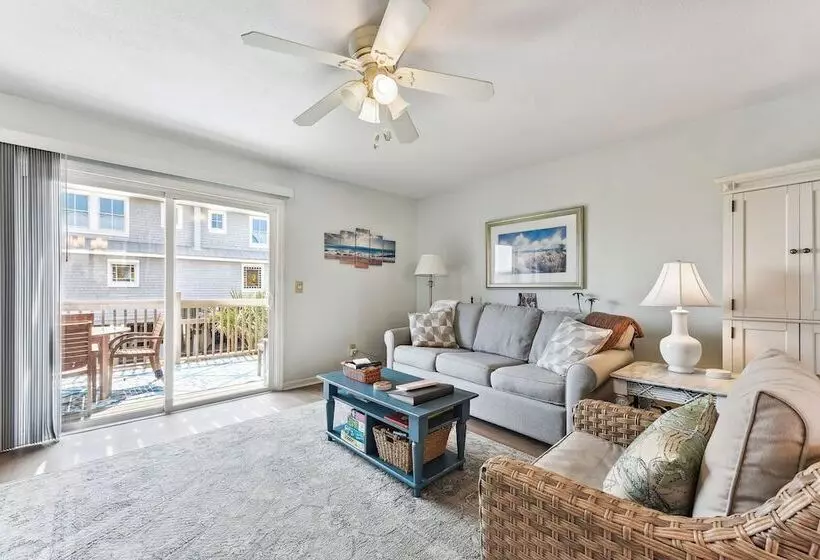 Fernandina Beach Vacation Rental: Steps To Beach!