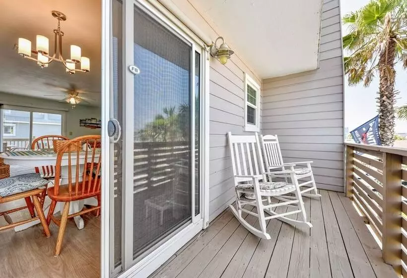 Fernandina Beach Vacation Rental: Steps To Beach!