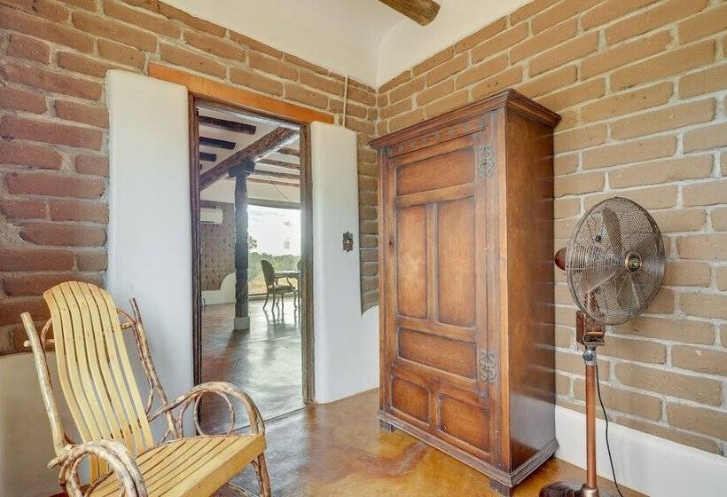 Historic Adobe Los Cerrillos Home W/ Mountain View