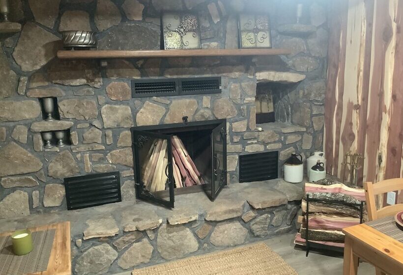 فندق Cedar House