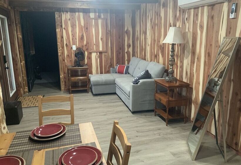 فندق Cedar House