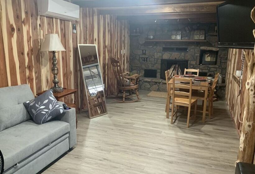 فندق Cedar House