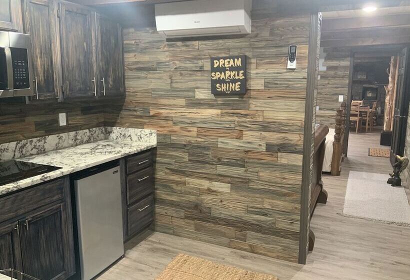 فندق Cedar House