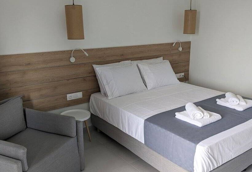 בית מלון כפרי Costa Ionica Mytikas Seaside