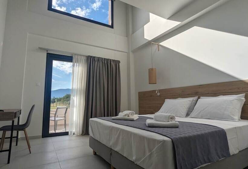 בית מלון כפרי Costa Ionica Mytikas Seaside