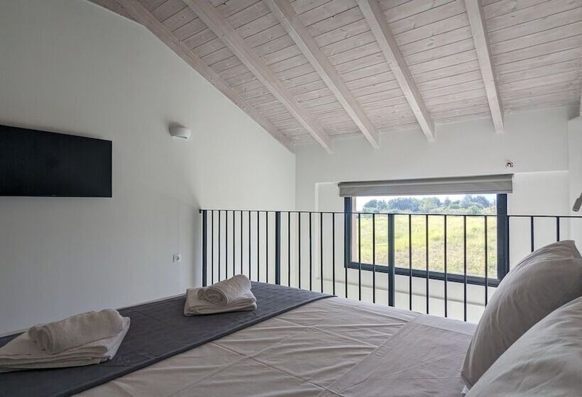 בית מלון כפרי Costa Ionica Mytikas Seaside