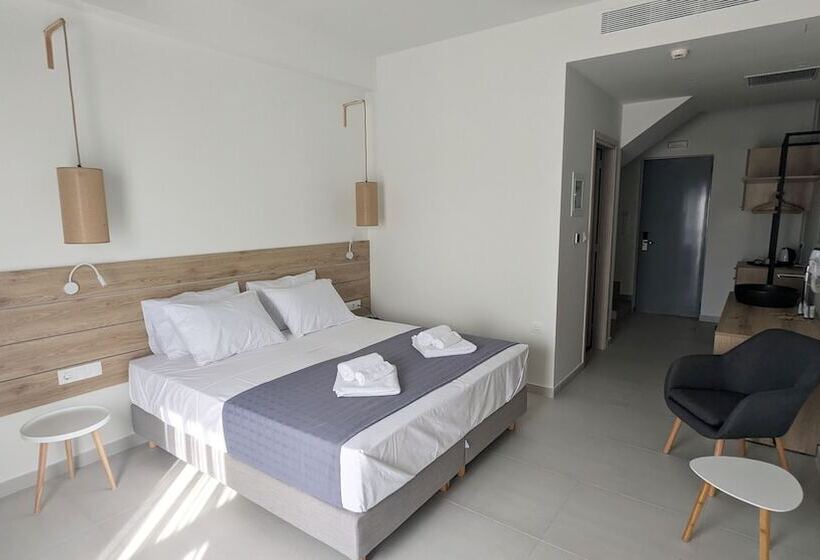 בית מלון כפרי Costa Ionica Mytikas Seaside