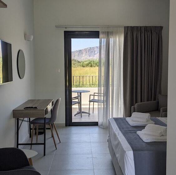 בית מלון כפרי Costa Ionica Mytikas Seaside