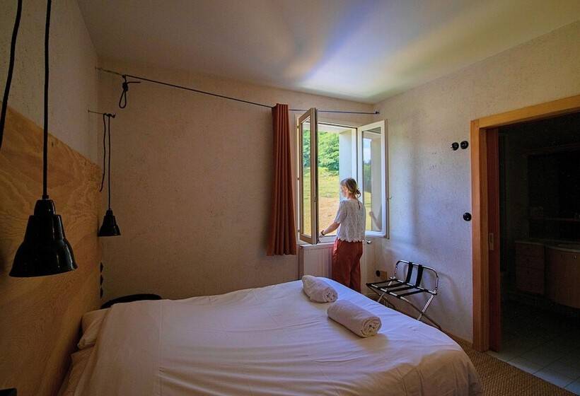 فندق Hostel Quartier Libre