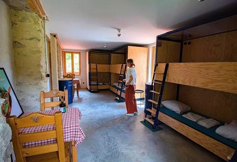 Hotelli Hostel Quartier Libre