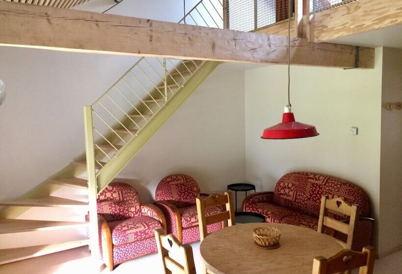 فندق Hostel Quartier Libre