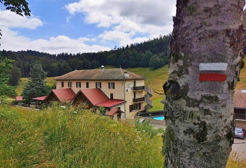 فندق Hostel Quartier Libre