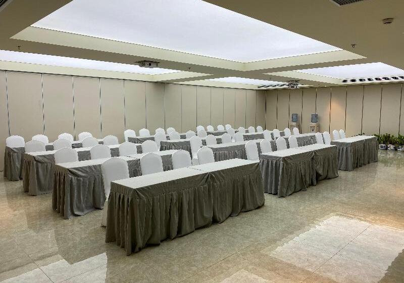 Hotel Ji Shanghai Hongqiao Airport