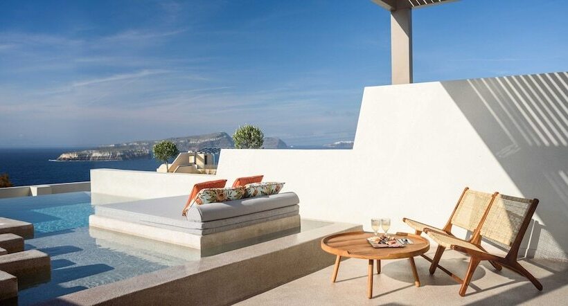 Отель Potnia Theron Suites