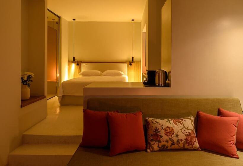 Отель Potnia Theron Suites