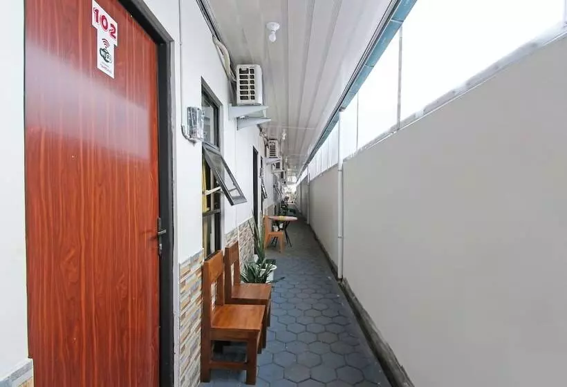 Hotelli Tahesa Guesthouse Syariah By Oyo