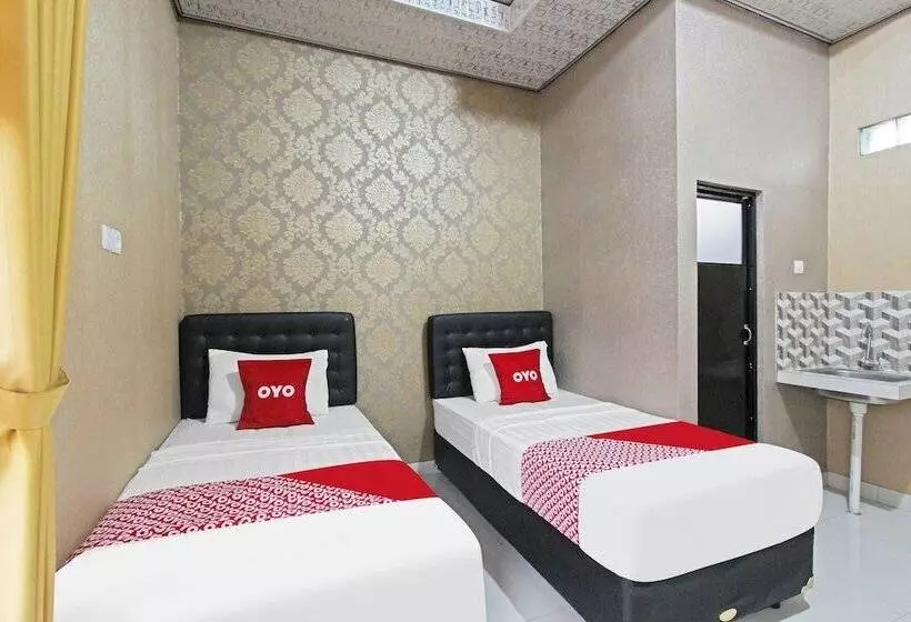 Hotelli Tahesa Guesthouse Syariah By Oyo