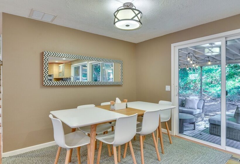 Lake Oswego Home W/ Covered Patio: Near Portland!