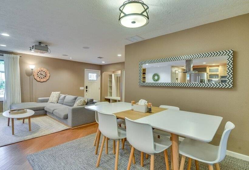 Lake Oswego Home W/ Covered Patio: Near Portland!