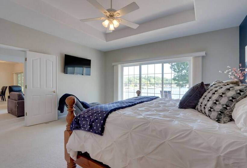 Private Dock + 4 Decks: Lake Ozark Retreat!