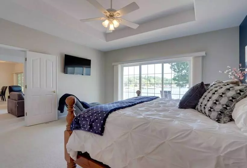 Private Dock + 4 Decks: Lake Ozark Retreat!