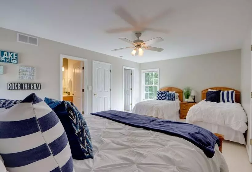 Private Dock + 4 Decks: Lake Ozark Retreat!