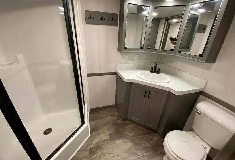 Lincolnwood Tiny House 13