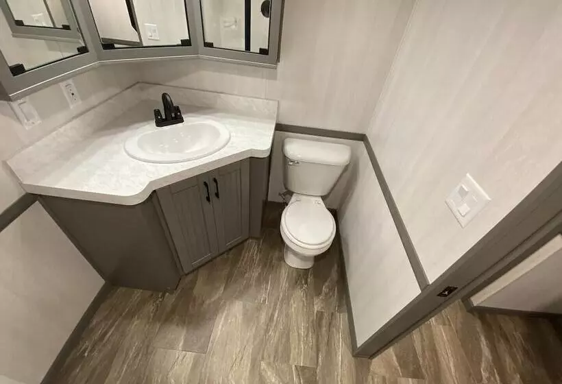 Lincolnwood Tiny House 13