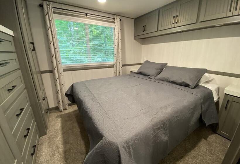 Lincolnwood Tiny House 13