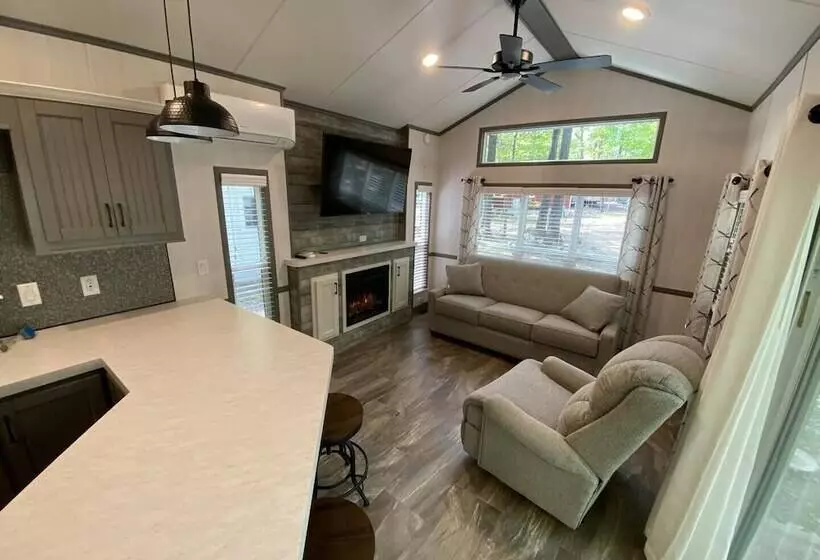 Lincolnwood Tiny House 13