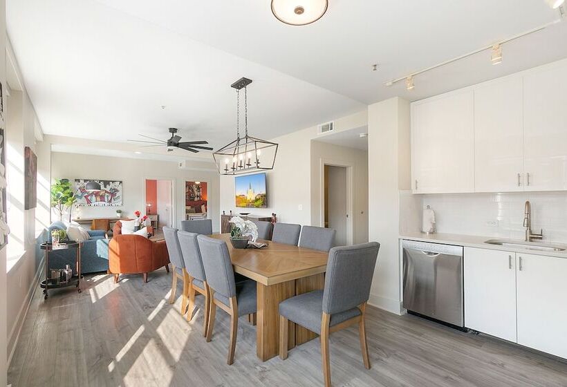 Lively 4br Condo Steps To French Quarter Unit 518