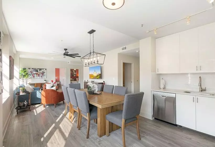 Lively 4br Condo Steps To French Quarter Unit 518