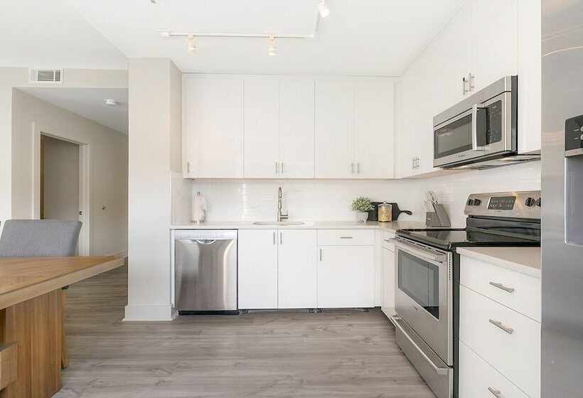 Lively 4br Condo Steps To French Quarter Unit 518