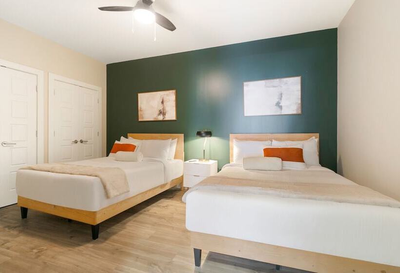 Lively 4br Condo Steps To French Quarter Unit 518