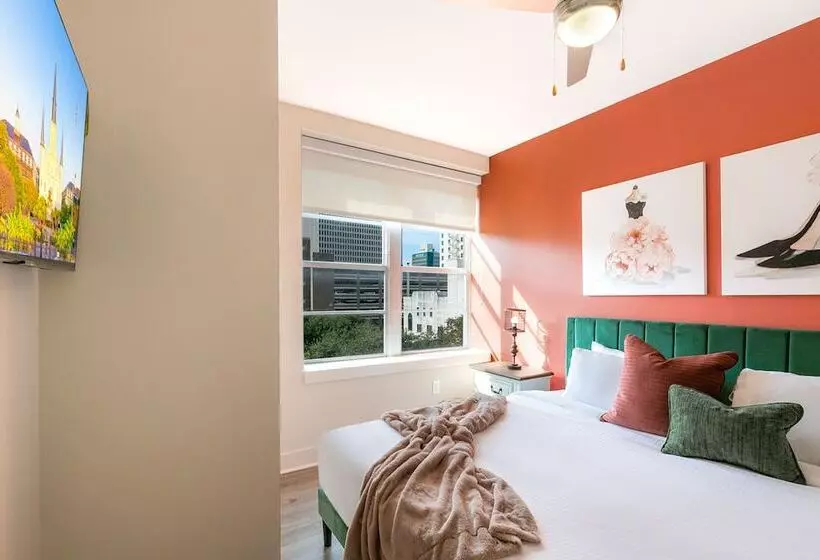 Lively 4br Condo Steps To French Quarter Unit 518