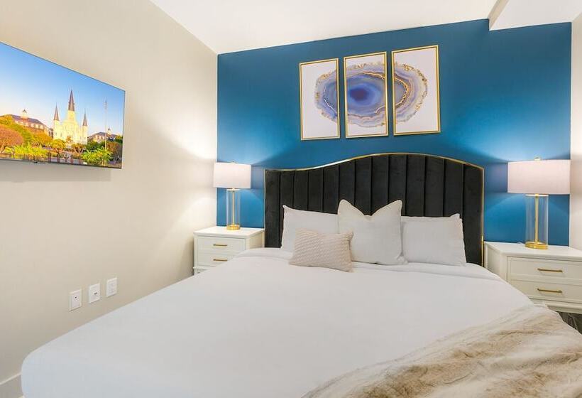 Lively 4br Condo Steps To French Quarter Unit 518