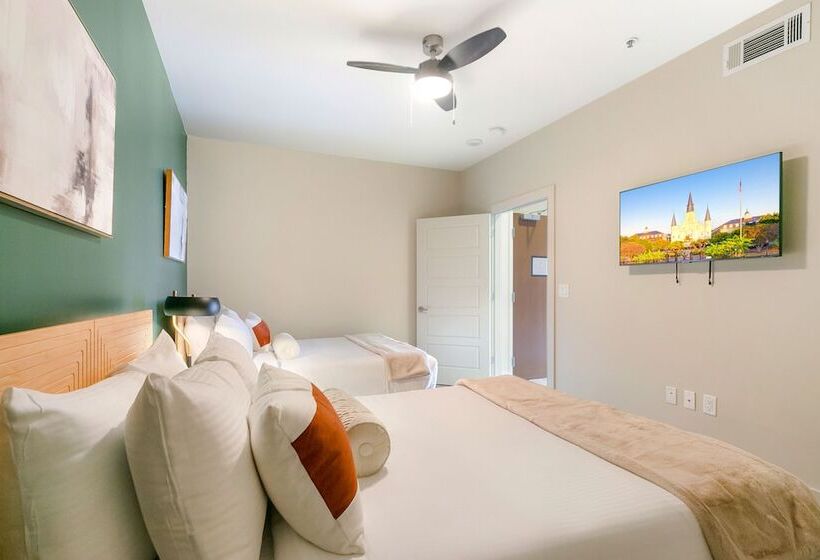 Lively 4br Condo Steps To French Quarter Unit 518