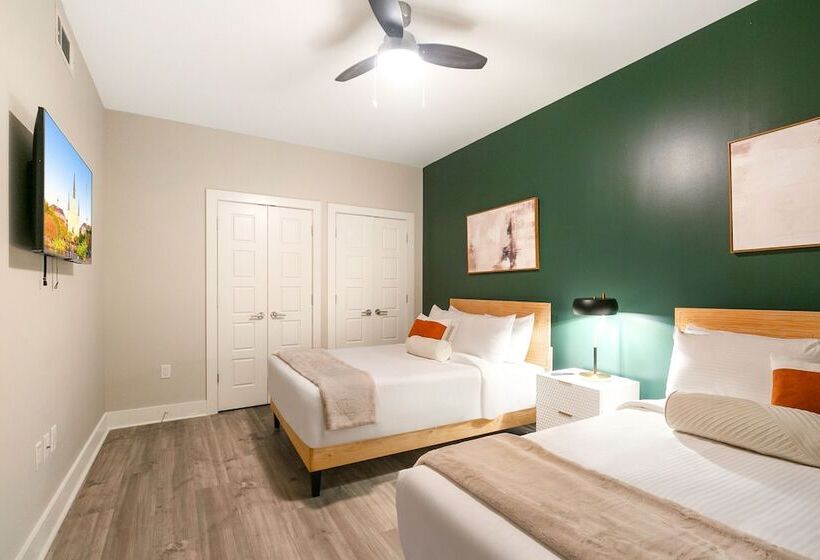 Lively 4br Condo Steps To French Quarter Unit 518