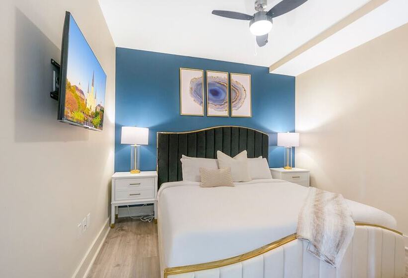 Lively 4br Condo Steps To French Quarter Unit 518