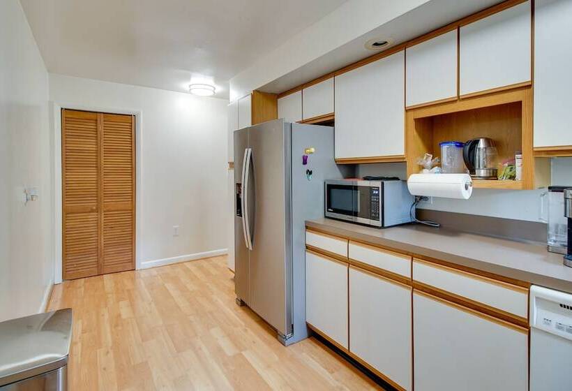 Maryland Vacation Rental: Walk To Beach