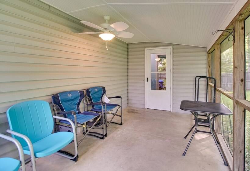 Maryland Vacation Rental: Walk To Beach