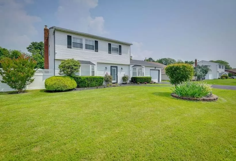 Medford Home W/ Pool, Near Golf Courses!