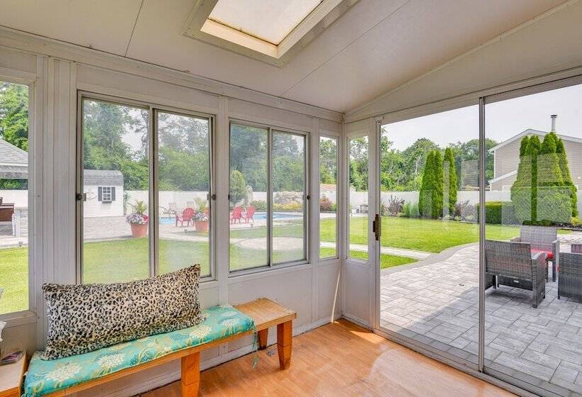 Medford Home W/ Pool, Near Golf Courses!