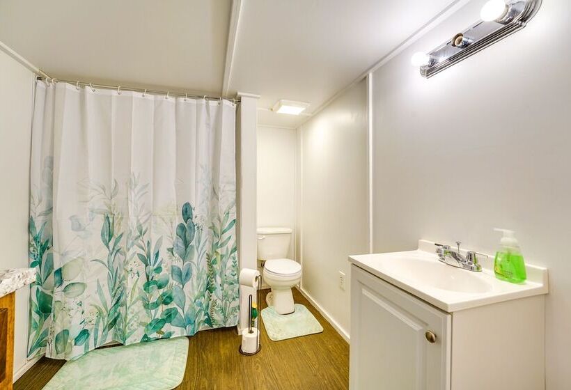 Peaceful Cabin Near Lake Texoma W/ Fire Pit!