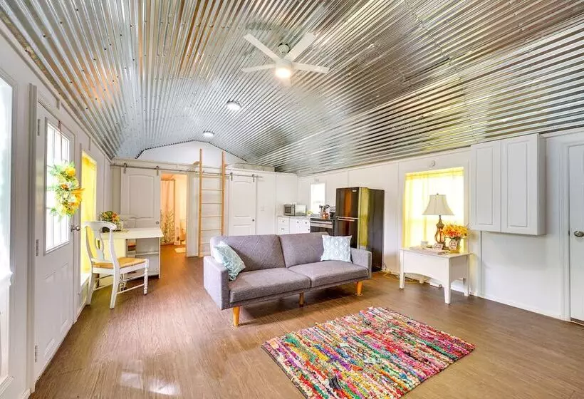 Peaceful Cabin Near Lake Texoma W/ Fire Pit!