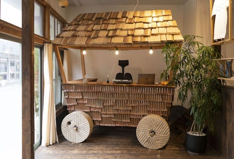 פנסיון Local Local